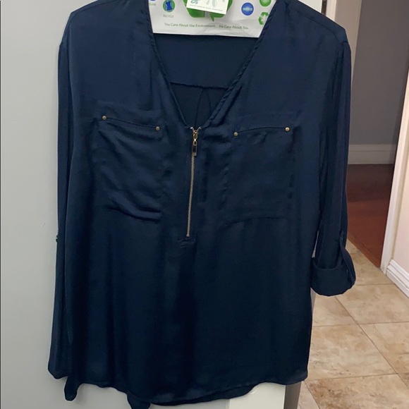 Blouse - Picture 2 of 7